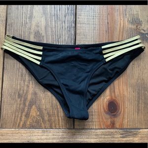 SOLD - Women’s VS Bathing-suite Bikini Bottom